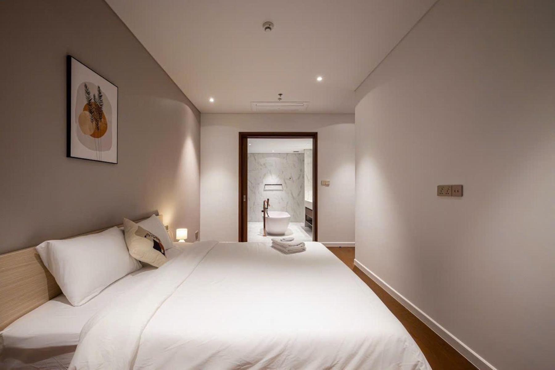 The Crest-Central Saigon Riverside -Free Pool-Gym-Sauna Room-Yoga Room Cidade de Ho Chi Minh Exterior foto